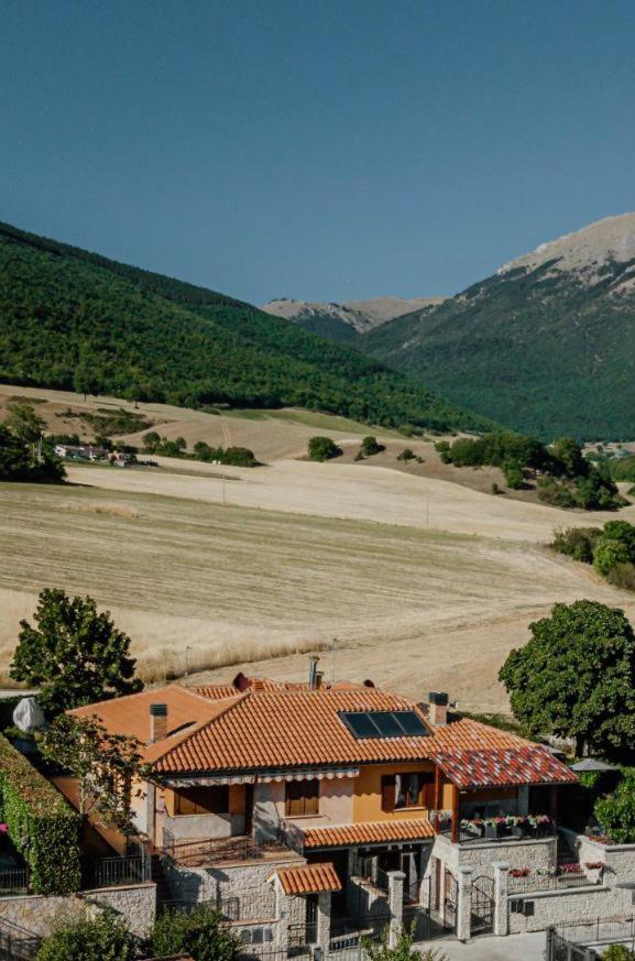 Affittacamere Residenza Montedoro 诺尔恰 外观 照片